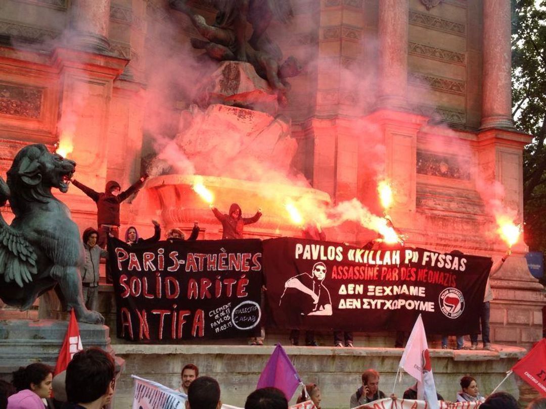 Barcelona, ara mateix. El feixisme no arruinara Grecia. Solidaritat amb el poble grec.
