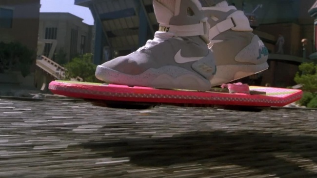 back-to-the-future-hoverboard-650x0